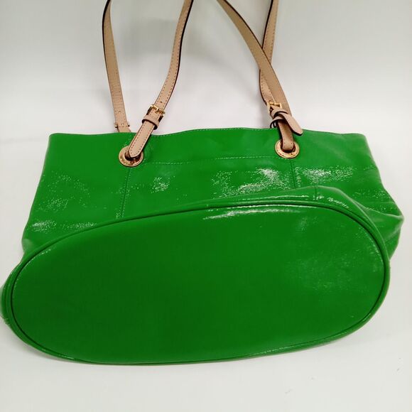 Michael Kors Kelly Green Jet Set Tote Women's Tote Bag Green (authenticated) - Picture 3 of 4